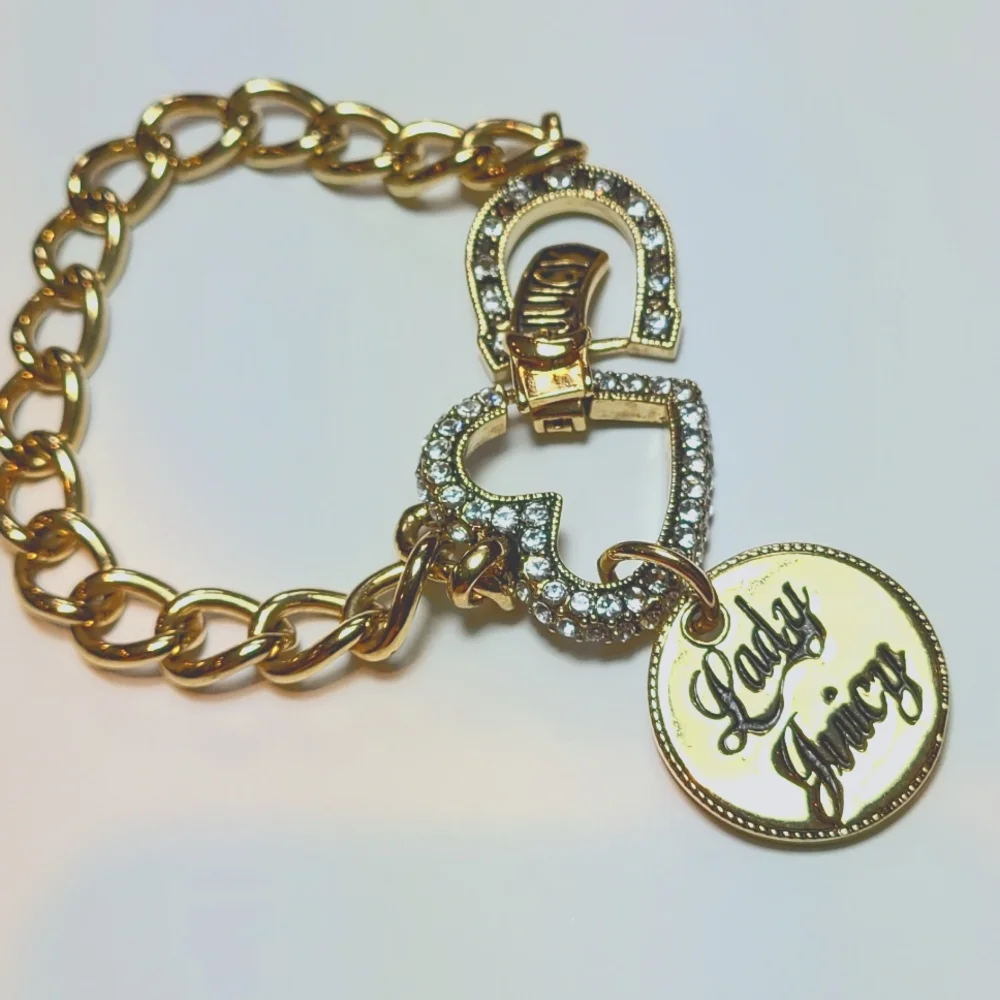 Juicy Couture charm bracelet with Swarovski crystal heart and juicy clasp - Picture 8 of 11